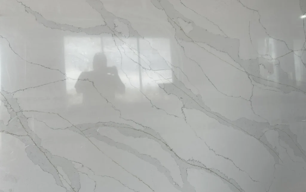 QUARTZ-CALACATTA