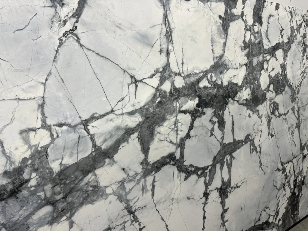 Quartzite countertops Taj Mahal, Sea Pearl, Super White, White Macaubas, Cristallo, Fantasy Macaubas, Blue Roma, Calacatta Macaubas, Azul Imperiale, Fusion Wow, Naica, Perla Venata, Emerald Quartzite, Cristalita, Lumix, Infinity White, Mont Blanc, Copper Dune, Macchia Vecchia, and Dolce Vita.