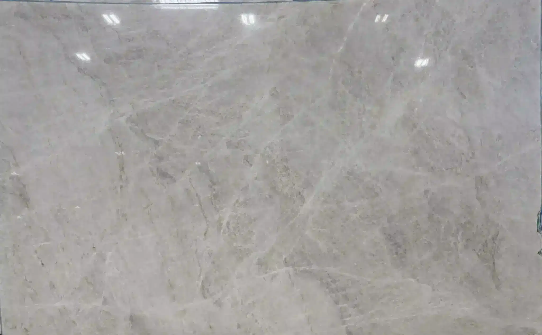 Quartz Countertops – Modern Beauty with Unmatched Durability
Quartz countertops are one of the most popular choices for today’s kitchens and bathrooms. They offer the elegant look of natural stone with superior durability, low maintenance, and long-lasting performance. Whether you want a bright modern kitchen or a luxury spa-style bathroom, quartz delivers both beauty and strength.
What Is Quartz?
Quartz countertops are engineered stone surfaces made from natural quartz crystals combined with high-quality resins and pigments. This process creates a surface that is extremely strong, non-porous, and consistent in color and pattern.
Unlike natural stone, quartz does not require sealing and is highly resistant to stains, scratches, and bacteria.