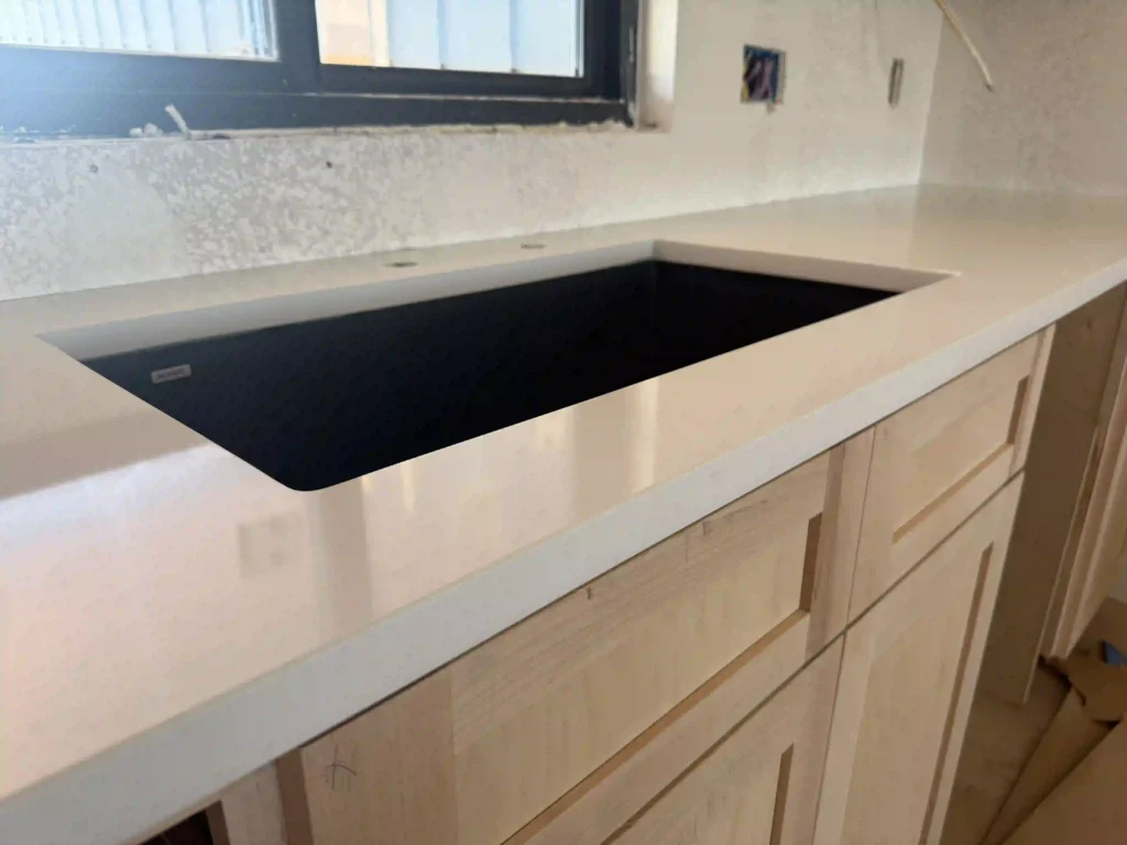 Granite, Quartz, Quartzite, Marble
kitchen with quartz countertops and slabs. Pearland Texas. Granite countertops Pearland, Tx. Quartz Countertops Pearland, Tx. 
Countertop Company Pearland Texas
29.56280057961352, -95.28576757735074